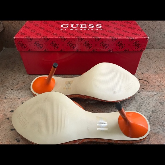 Guess Sandals 8.5 - Picture 3 of 4